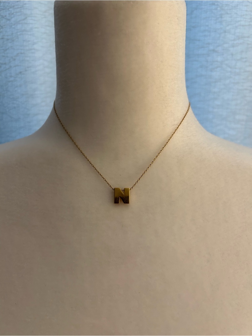 Trifari Gold Letter 'N' Pendant Necklace - Classic Initial Jewelry
